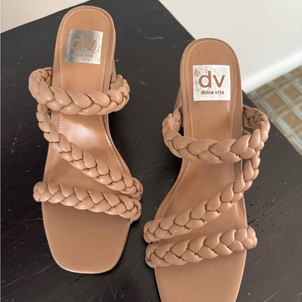 Dolce Vita Women's Braided Brown Sandals--excellent condition!!